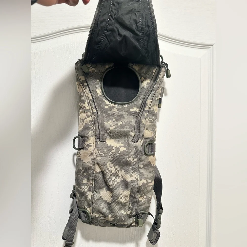 CAMELBAK Maximum Gear Thermobak3L Hydration Pack 3L (100oz) acu digital